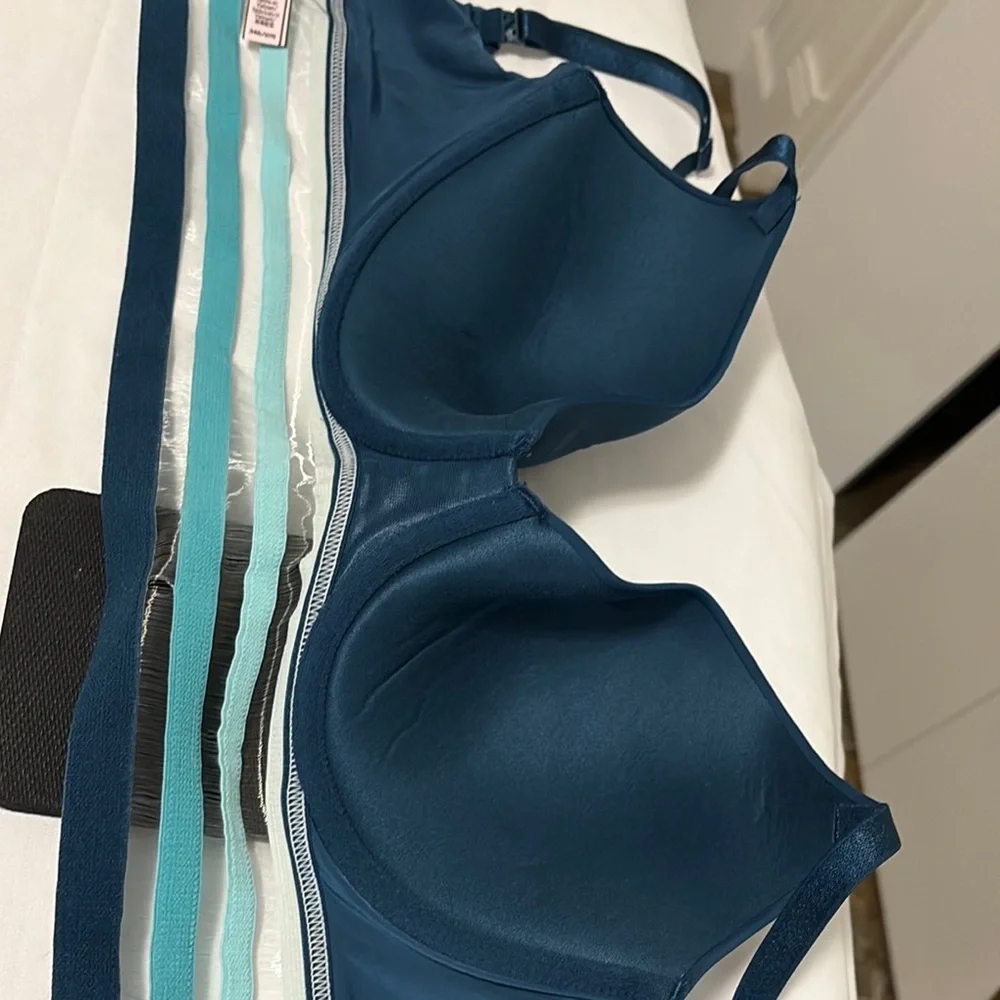 Victoria's Secret Navy and Aqua Striped Bra - Picture 6 of 7